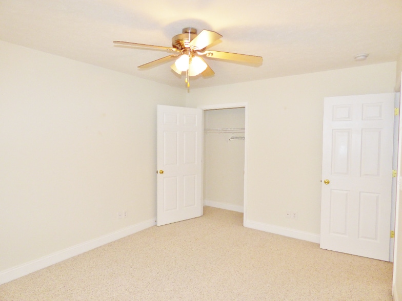 Building Photo - 103 12th St