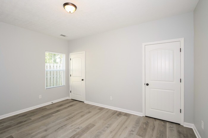 Building Photo - 3289 Alexandria Dr