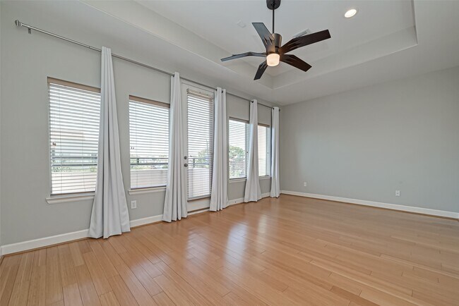 Building Photo - 2748 Clay St