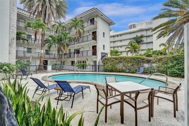 Building Photo - 924 SE 2nd St