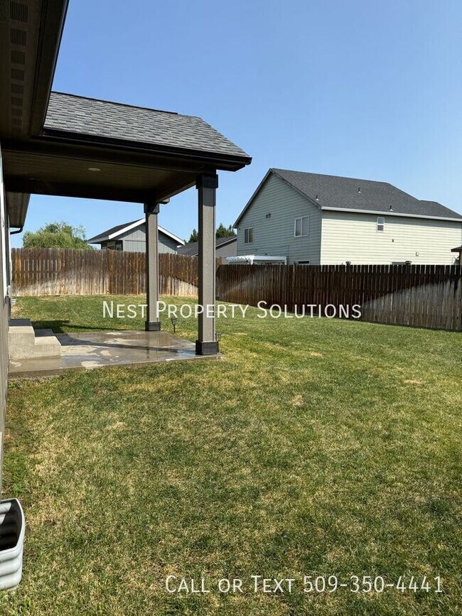 Building Photo - 551 Battery Dr
