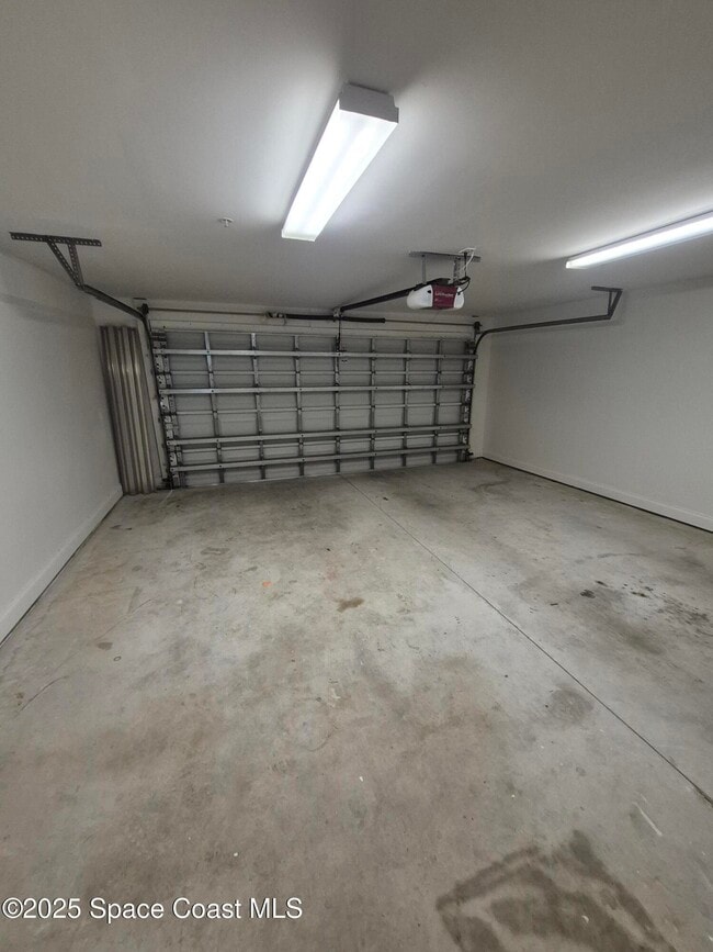 Building Photo - 890 Vignoles Ave NE