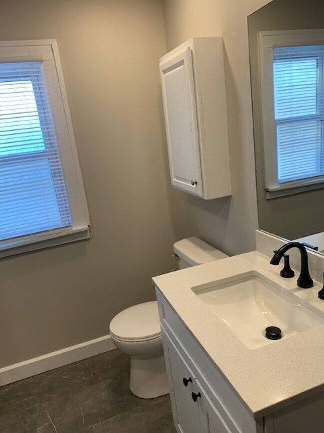 Building Photo - Spacious 5-Bedroom, 2-Bath Home with Class...
