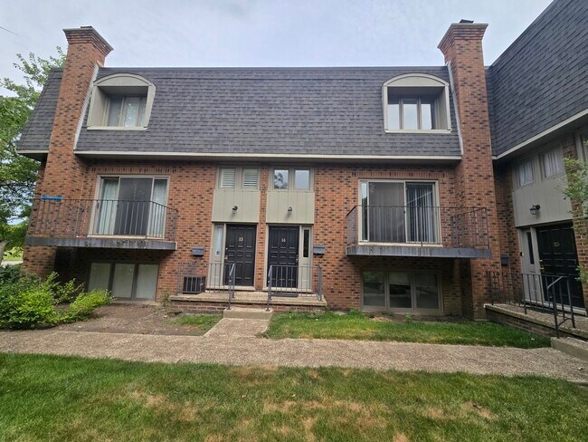 Building Photo - 1111 S Waukegan Rd