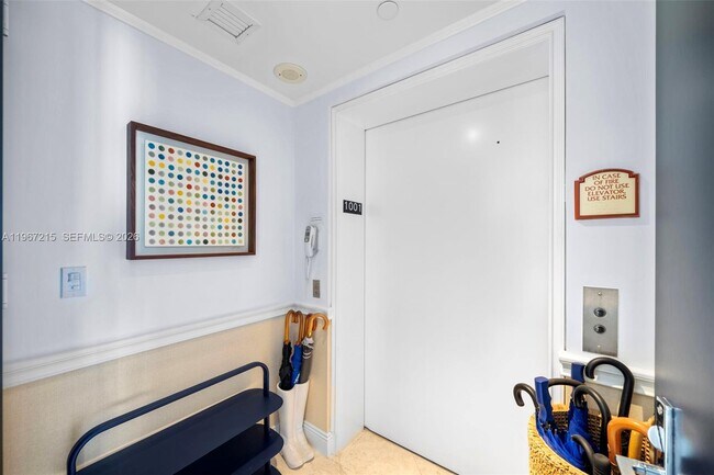 Building Photo - 789 Crandon Blvd