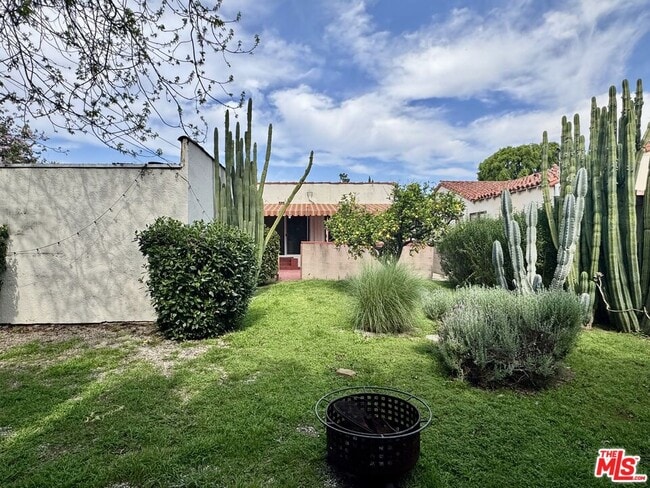 Building Photo - 3564 Dover St