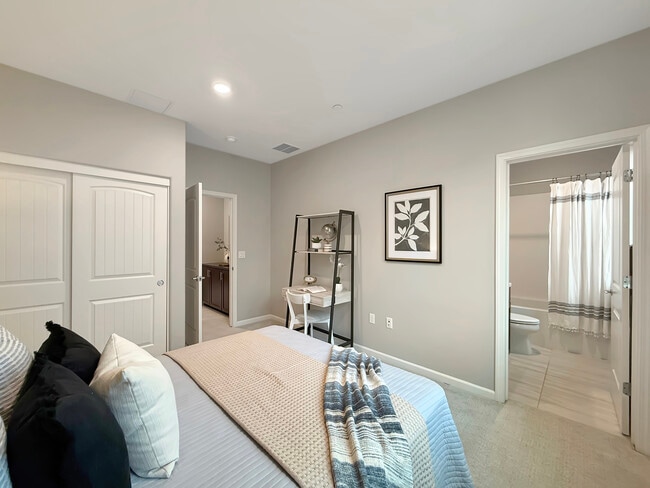 Building Photo - 262 Agustin Narvaez St