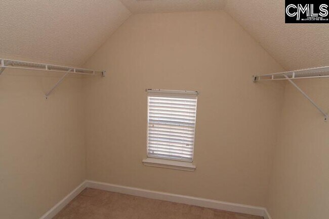 Building Photo - 5 Redbrush Ct