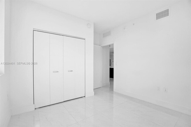 Building Photo - 301 Altara Ave