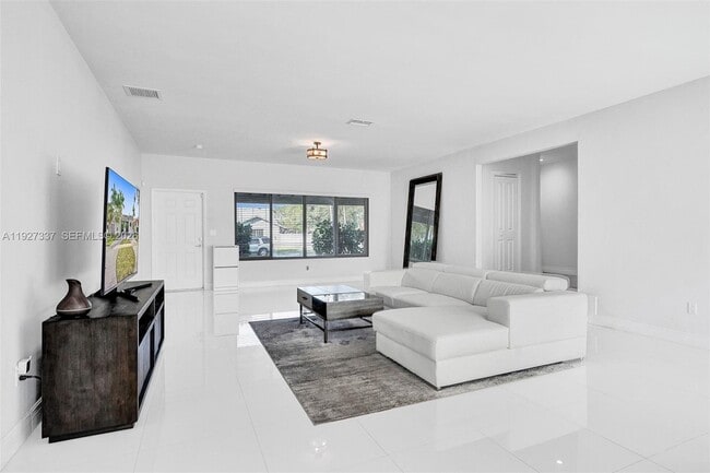 Building Photo - 1102 Meadow Lark Ave