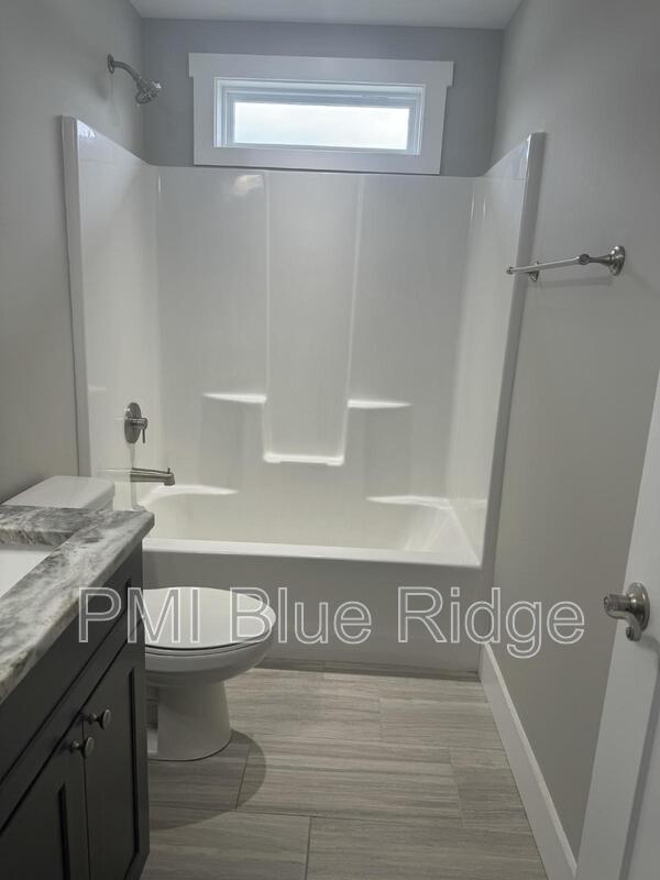 Building Photo - 111 Leyland Cir