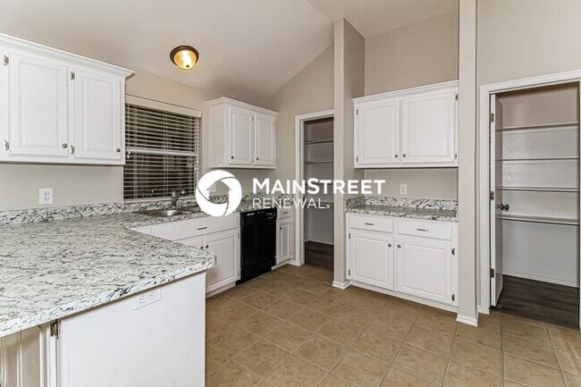 Building Photo - 3 Bedroom Pet-Friendly Home in OKLAHOMA CI...