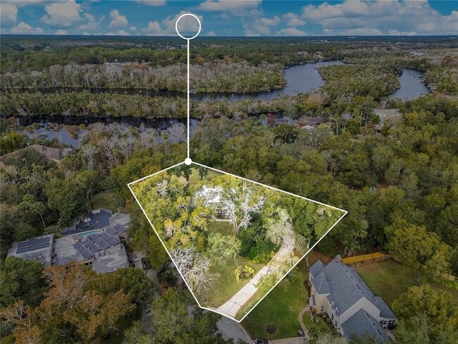 Building Photo - 8 Fernwood Trail