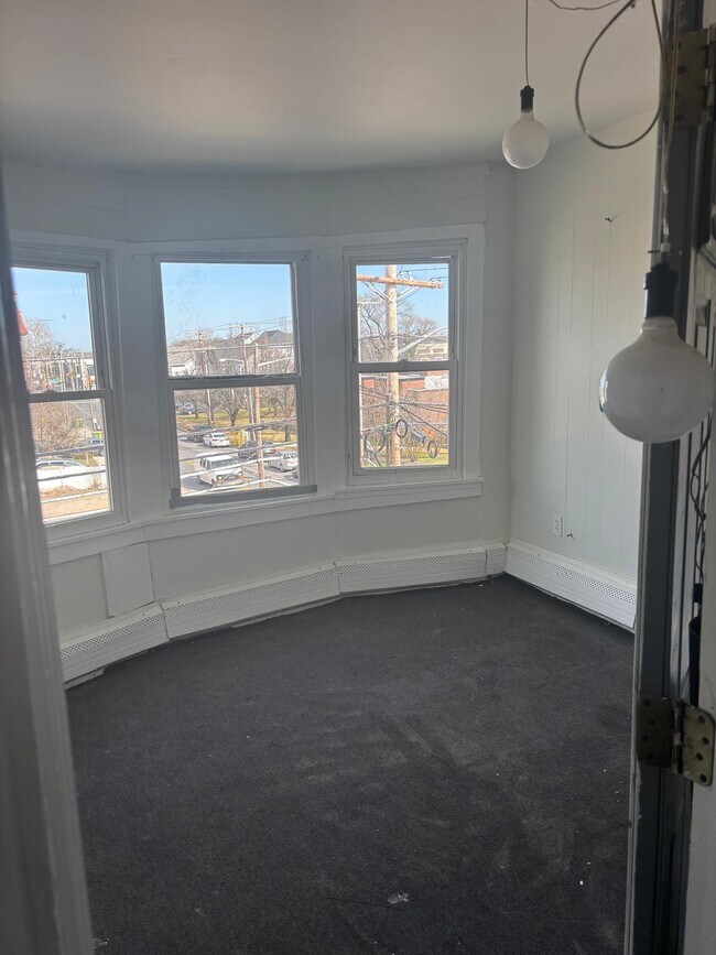 Building Photo - 201 4th St