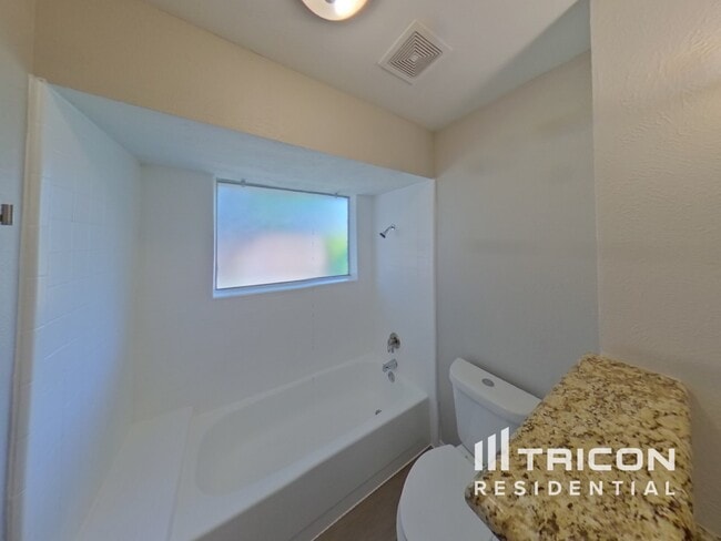 Building Photo - 10144 Desert Willow Dr