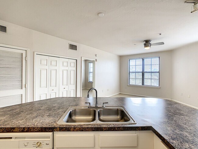 Building Photo - North Quarter of Downtown Orlando, convenient to Ivanhoe District