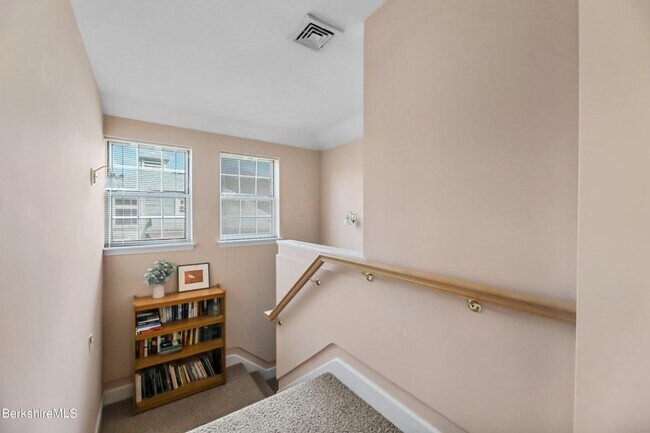 Building Photo - 4 Edmunds St