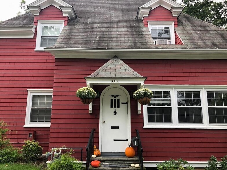 Primary Photo - 1512 Delaware St