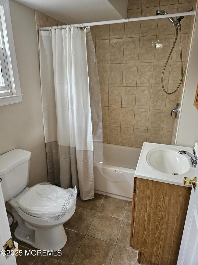 Building Photo - 47 Collins St