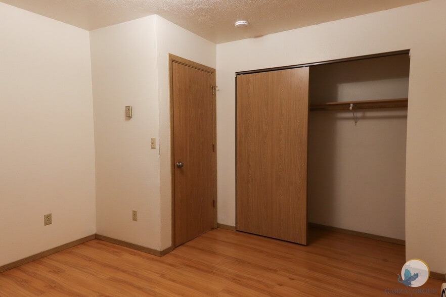 Building Photo - 213 Yukon Dr