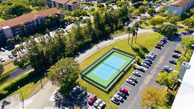 Building Photo - 1400 SW 124th Terrace