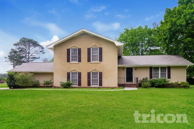 Building Photo - 2339 Country Club Dr SE