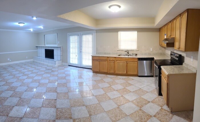 Building Photo - 2901 Robin Hill Ln