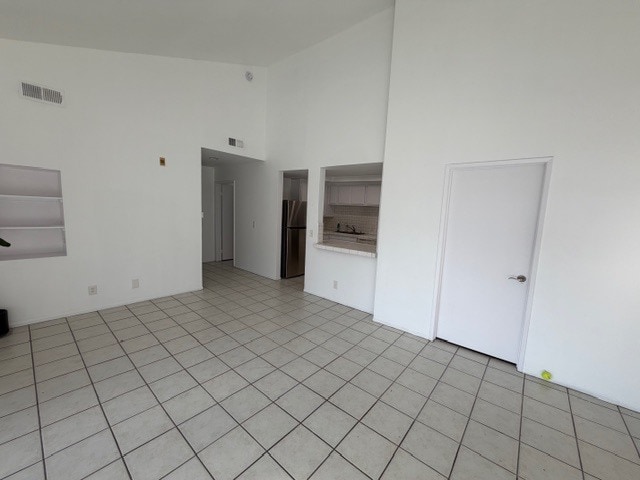 LR/DR view towards kitchen and pitched 12' ceilings - 4627 Finley Ave