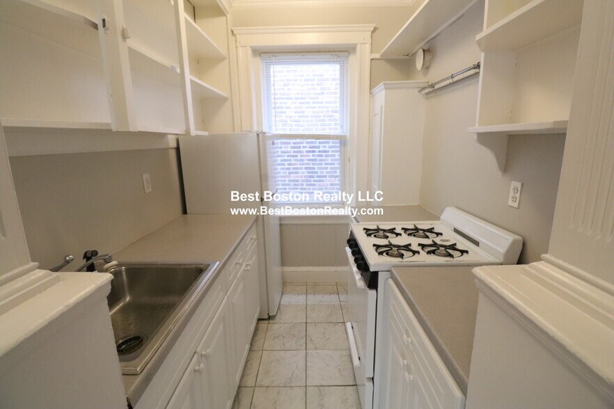 Building Photo - 11 Gray St