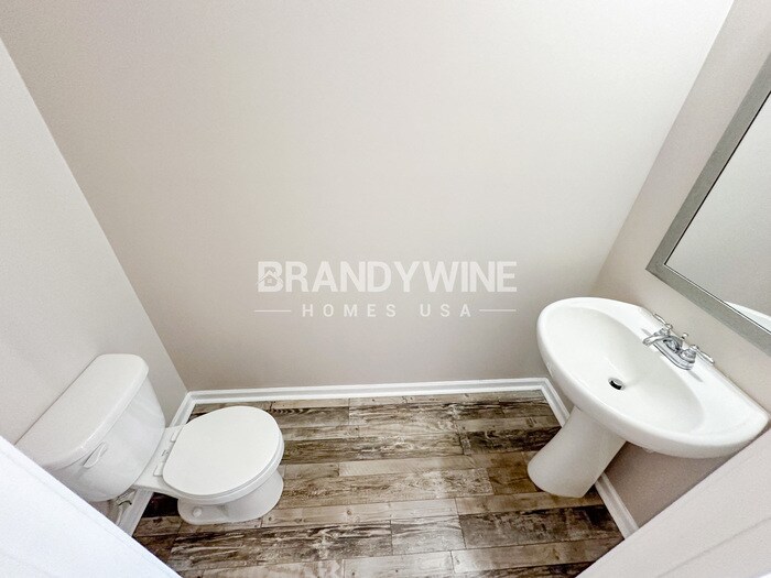 Building Photo - 1916 Old Dogwood