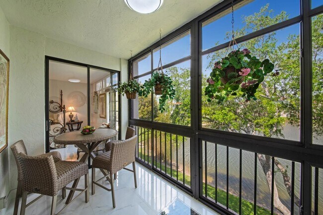 Building Photo - 6241 Pointe Regal Cir