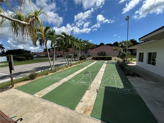 Building Photo - 5455 Peppertree Dr