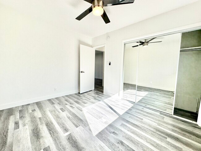 Building Photo - 1508 S Orange Dr