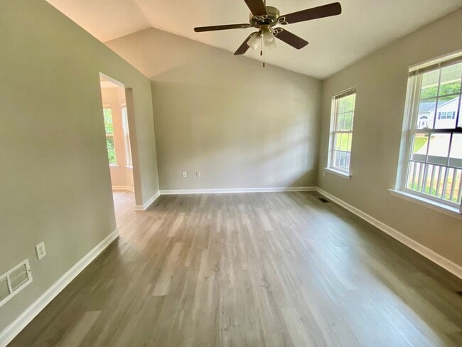 Building Photo - Dallas Rental