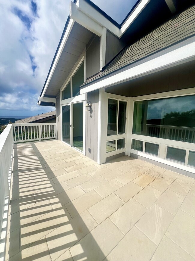 Building Photo - 956 Kaluanui Rd