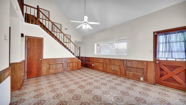 Building Photo - 737 E Brown Ln