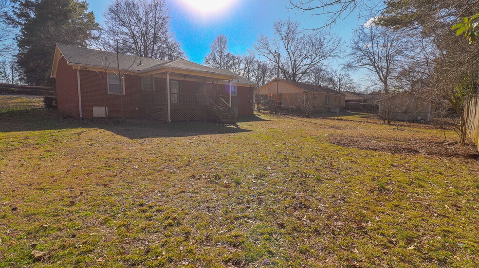 Building Photo - 725 Carlton St