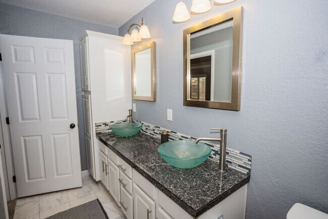 Building Photo - Your Year-Round Retreat in LHC!