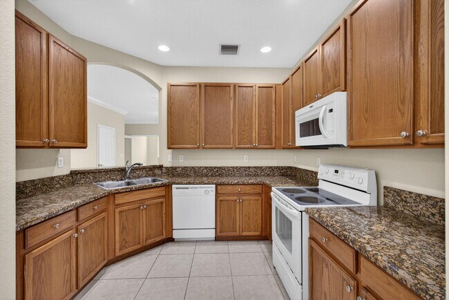 Building Photo - 4991 Bonsai Cir