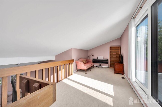 Building Photo - 950 Sunset Ridge