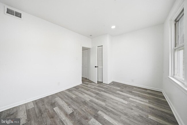 Building Photo - 1625 S Marston St