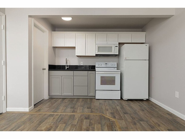 Building Photo - 100 Pulsipher Ln