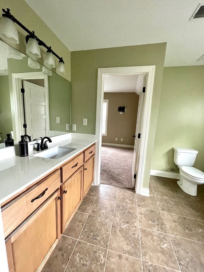 Building Photo - **DOWNTOWN JACKSON** Hub City LIFT Wellnes...