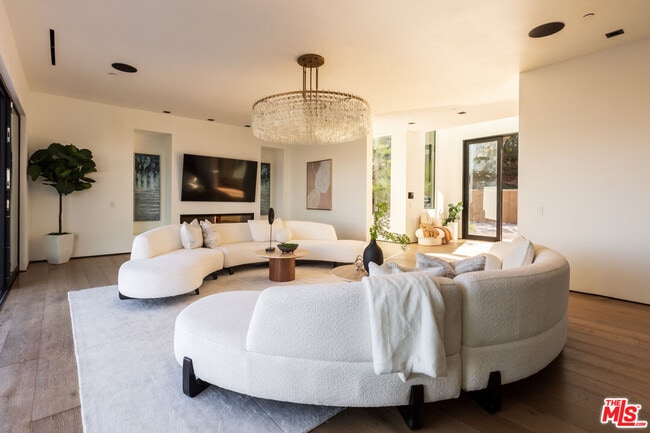 Building Photo - 13331 Mulholland Dr