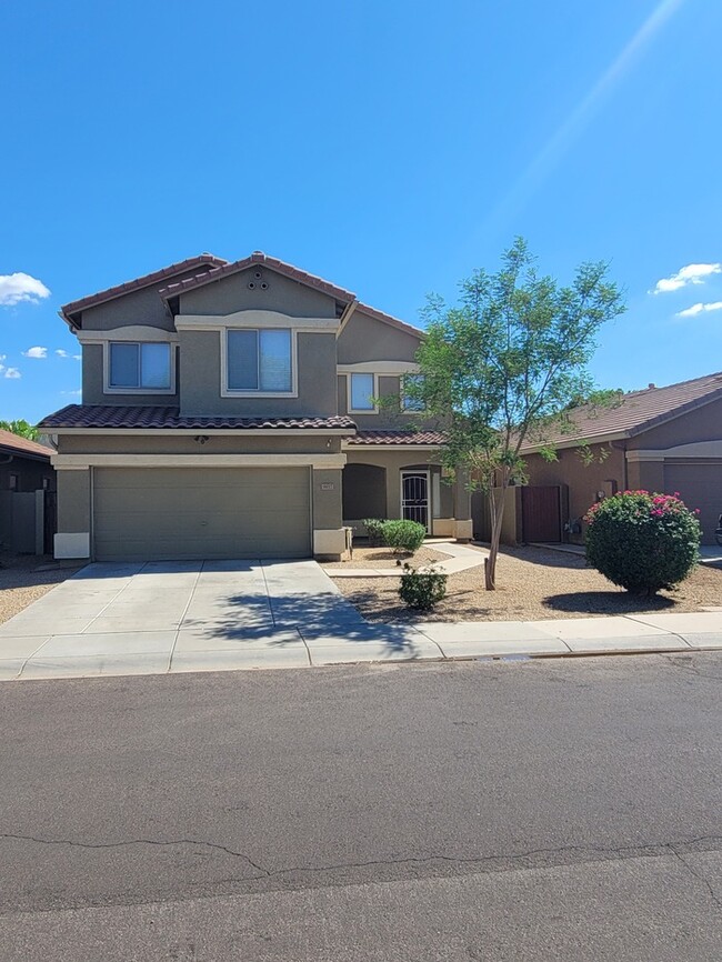 Building Photo - Great 3 bedroom 2.5 bath Two Story House f...
