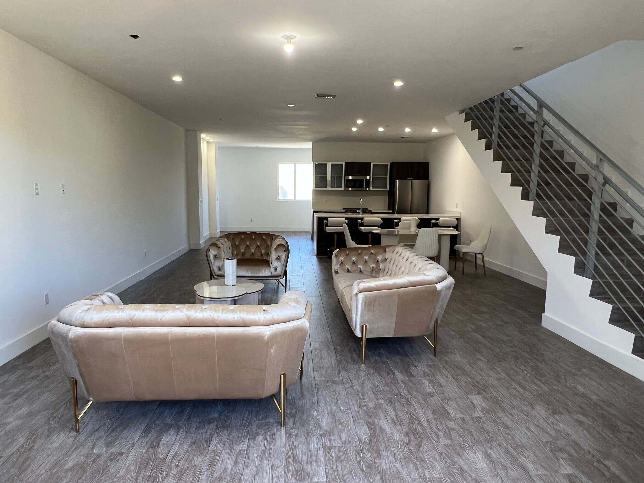 Building Photo - 1045 NE 18th Ave