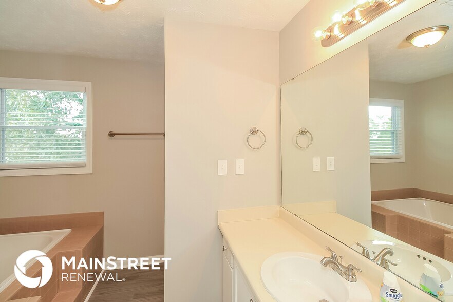 Building Photo - 115 Anna Ave