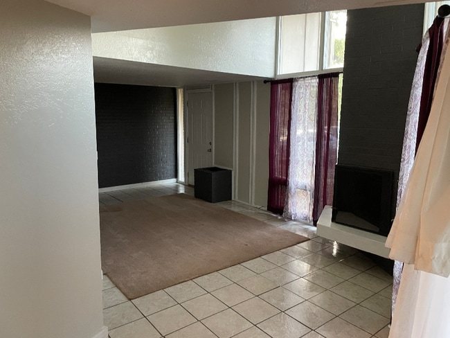 Building Photo - 1102 Laguille Ct