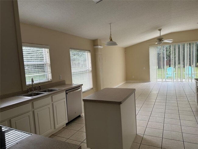 Building Photo - 1023 Cinnamon Fern Ct