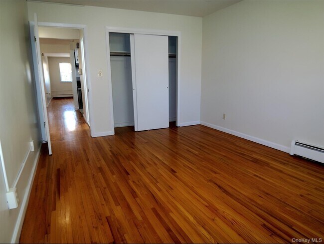 Building Photo - 1465 Burke Ave